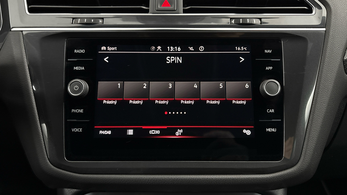 Volkswagen Tiguan Allspace - 11