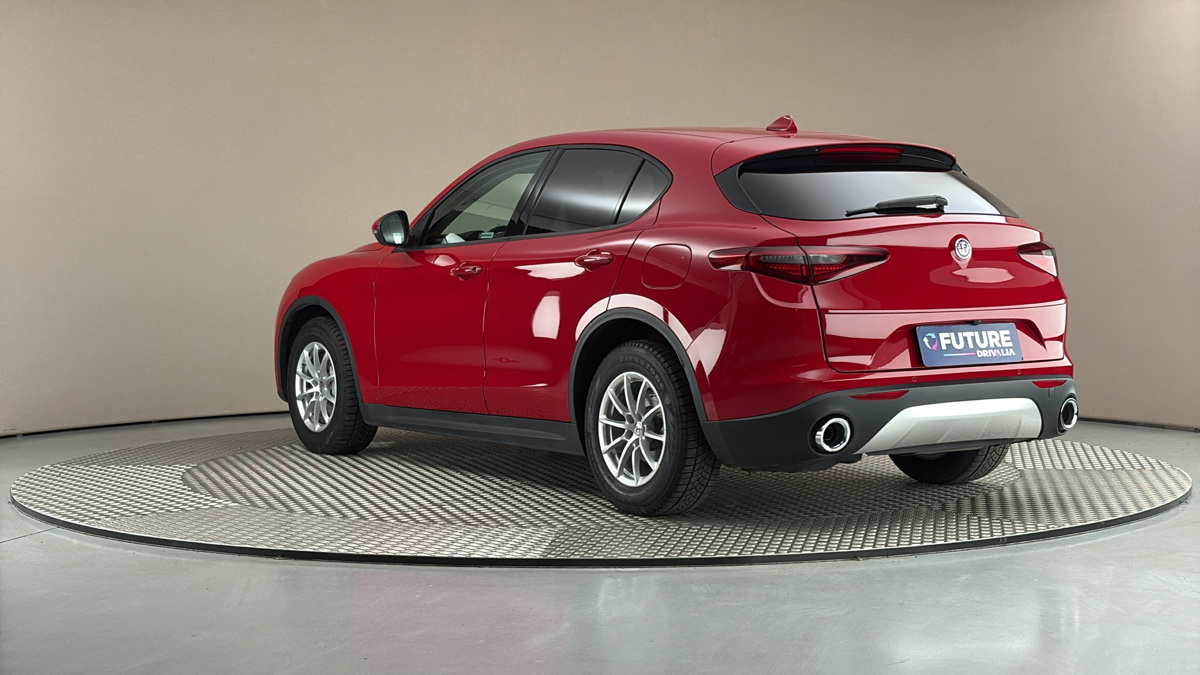 Alfa Romeo Stelvio - 2