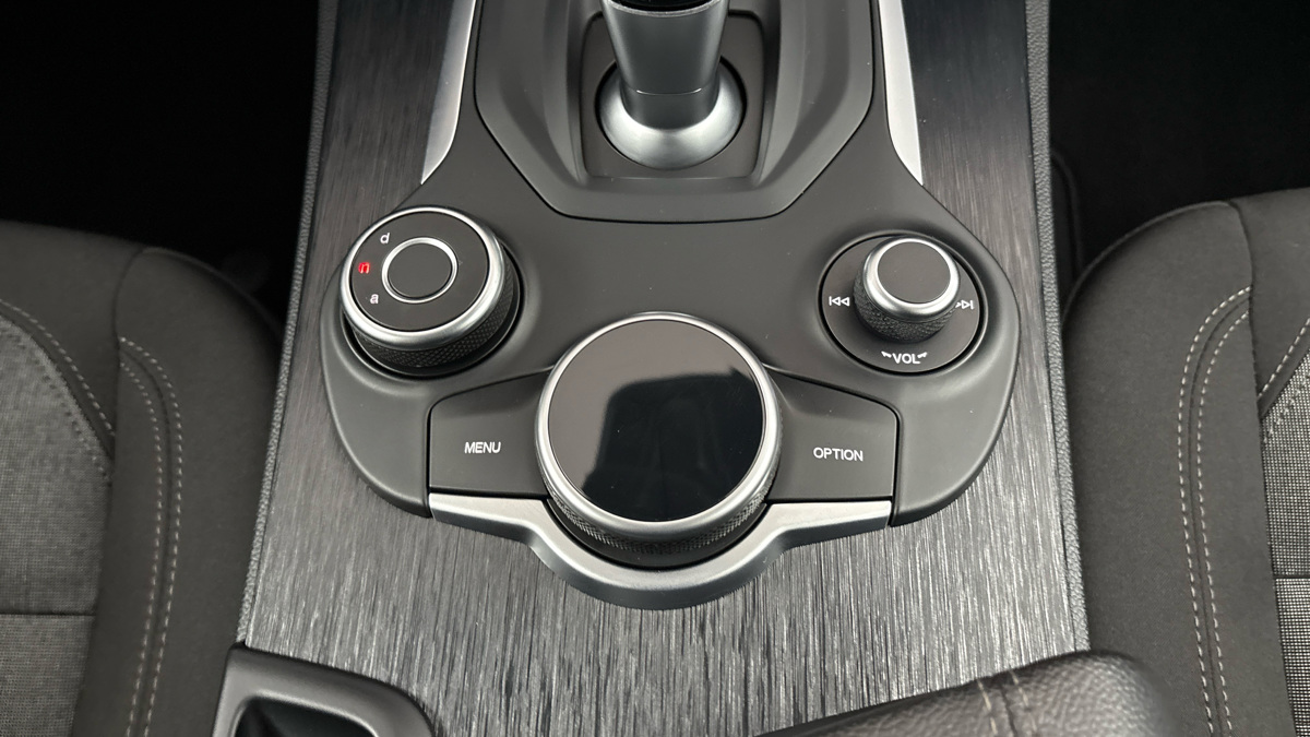 Alfa Romeo Stelvio - 23