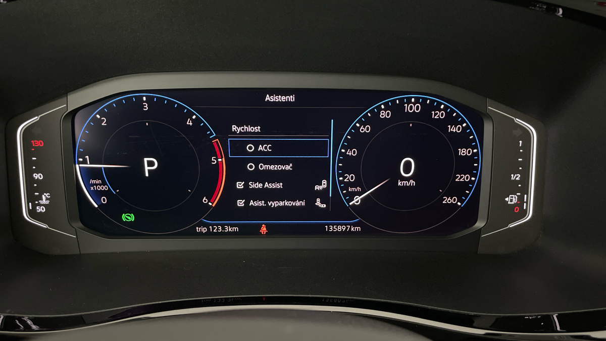 Volkswagen Multivan - 10