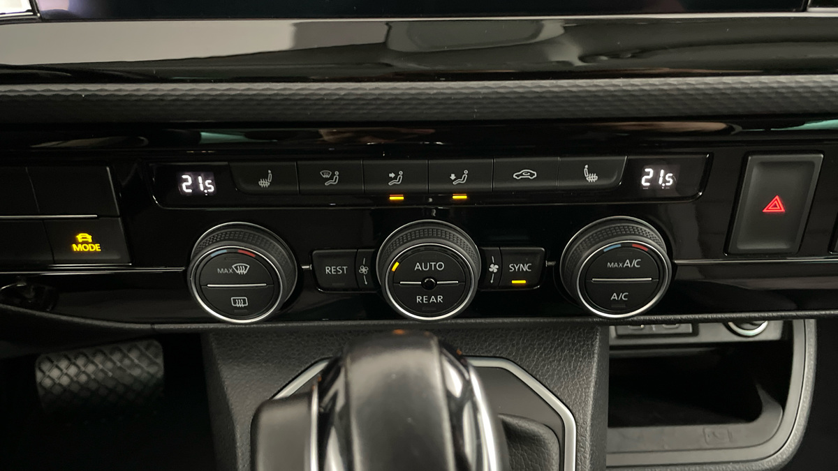 Volkswagen Multivan - 13