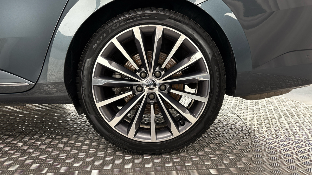 Škoda Superb - 19