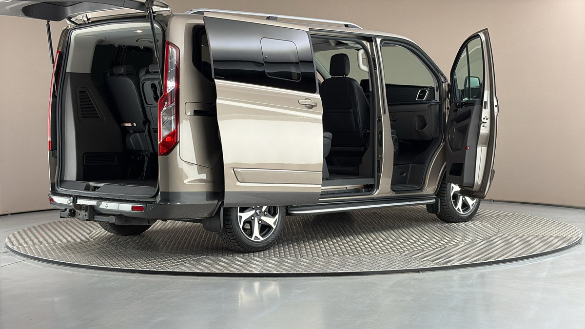 Ford Tourneo Custom - 6