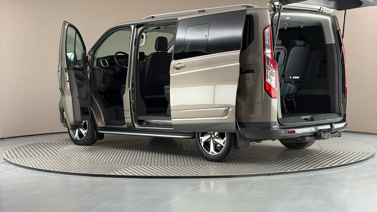Ford Tourneo Custom - 7