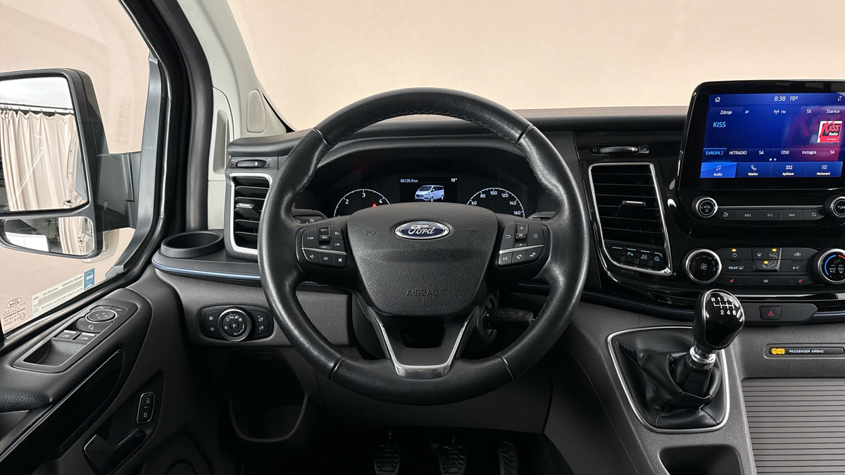 Ford Tourneo Custom - 9