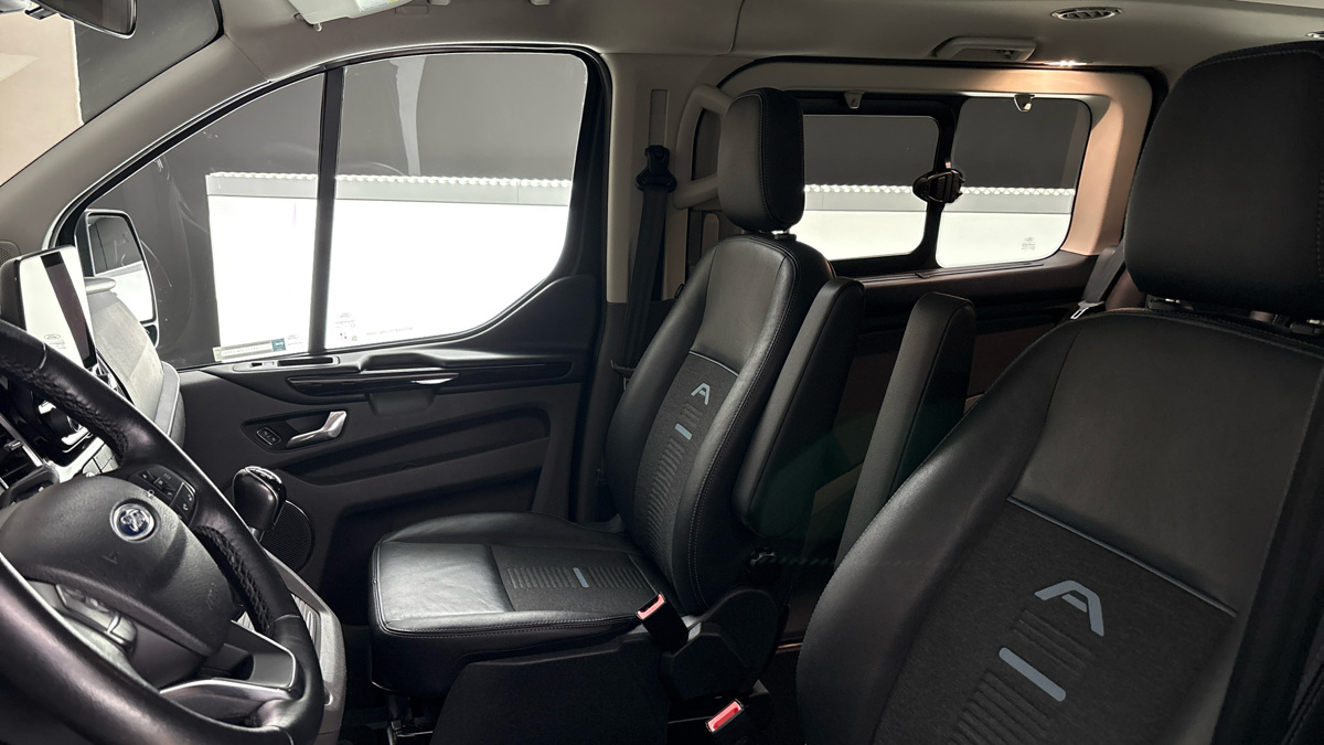 Ford Tourneo Custom - 15