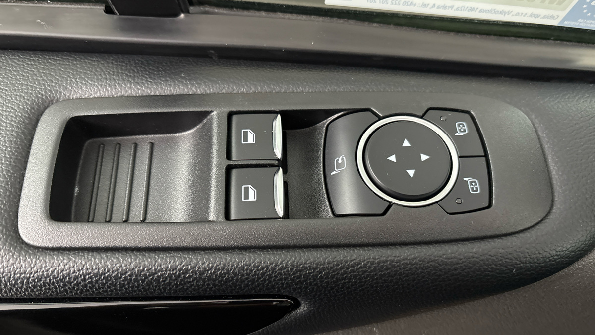 Ford Tourneo Custom - 22