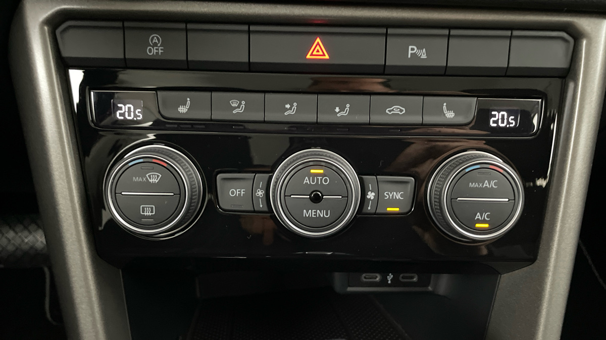 Volkswagen T-Roc - 13