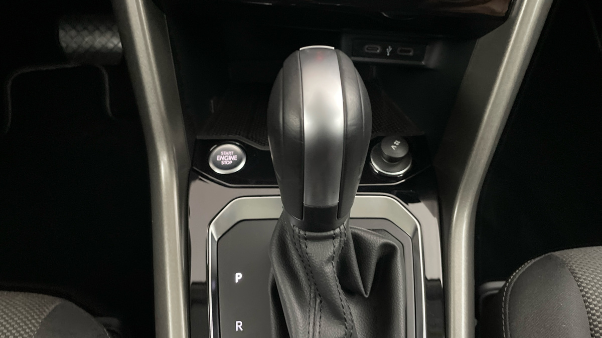 Volkswagen T-Roc - 24