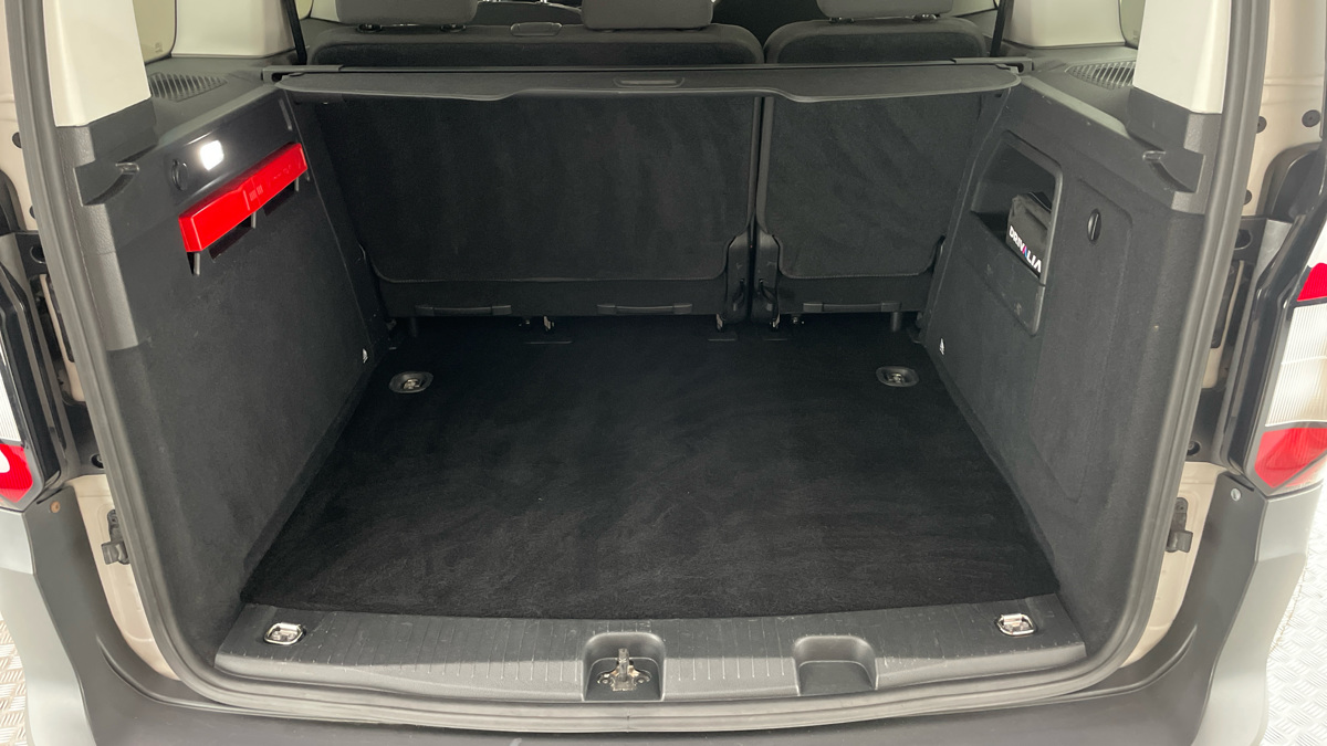 Volkswagen Caddy - 17