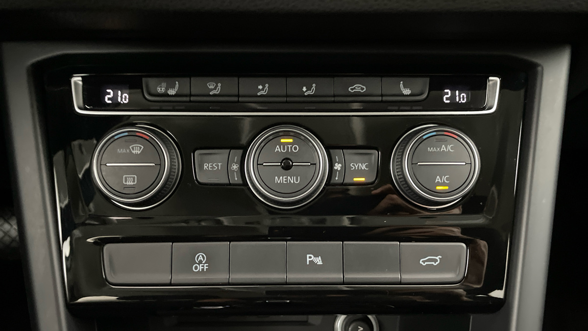 Volkswagen Touran - 13