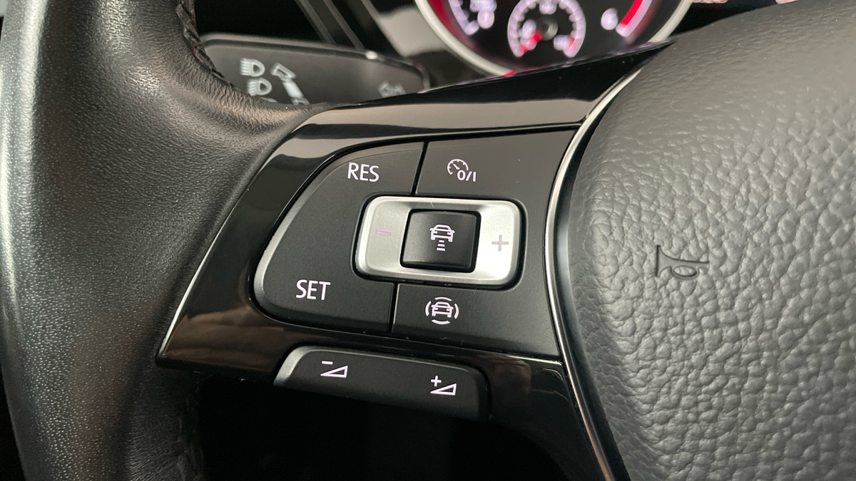 Volkswagen Touran - 14