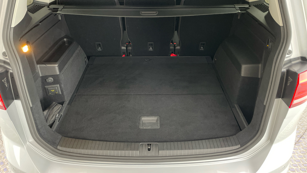 Volkswagen Touran - 17