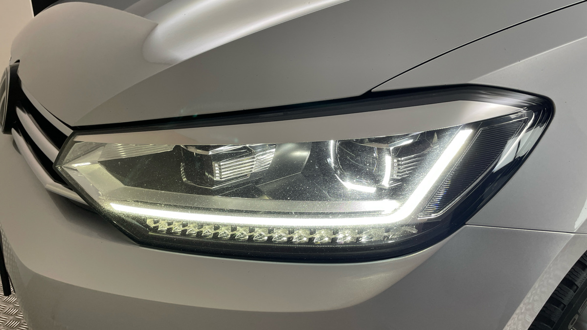 Volkswagen Touran - 18