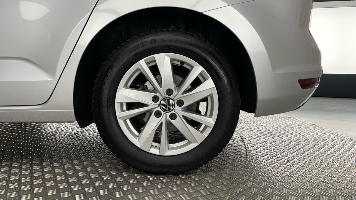 Volkswagen Touran - 19