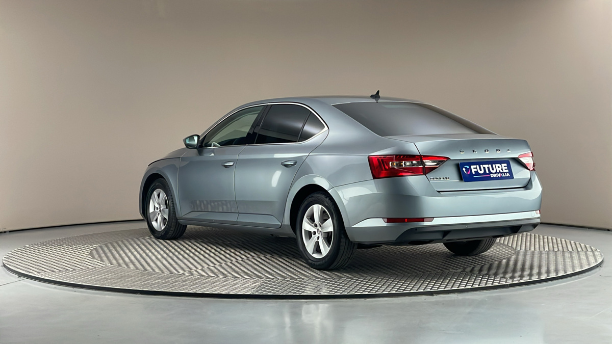 Škoda Superb - 2