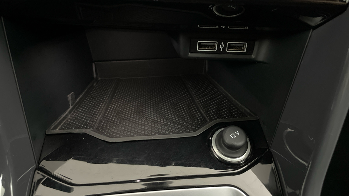 Volkswagen T-Roc - 23