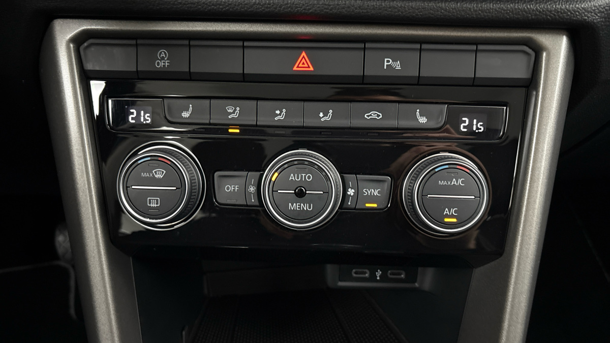 Volkswagen T-Roc - 13