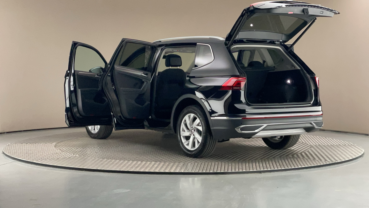 Volkswagen Tiguan Allspace - 7