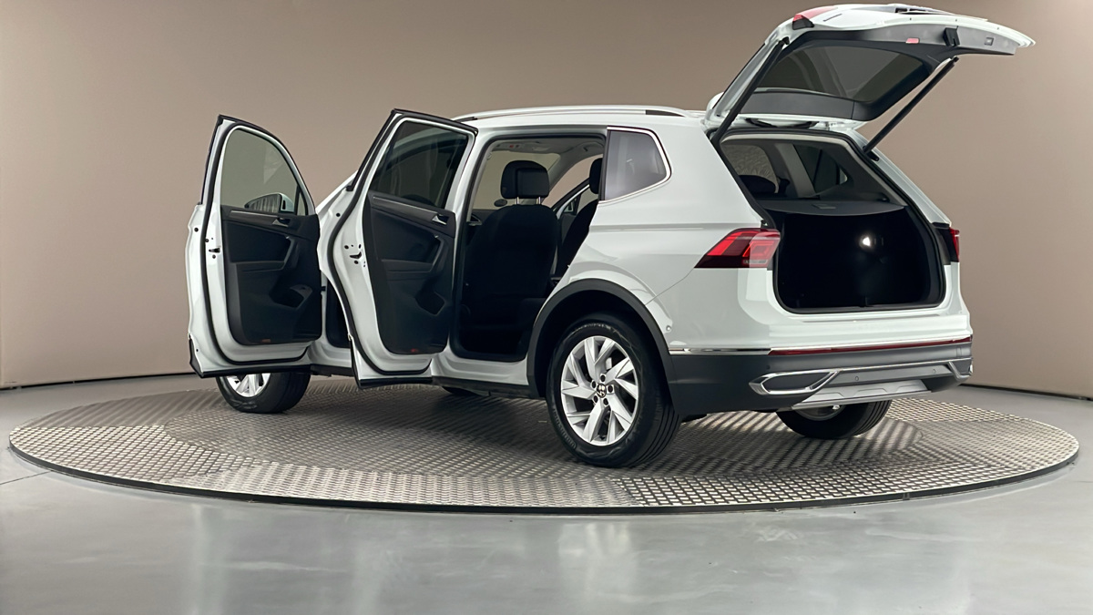 Volkswagen Tiguan Allspace - 7