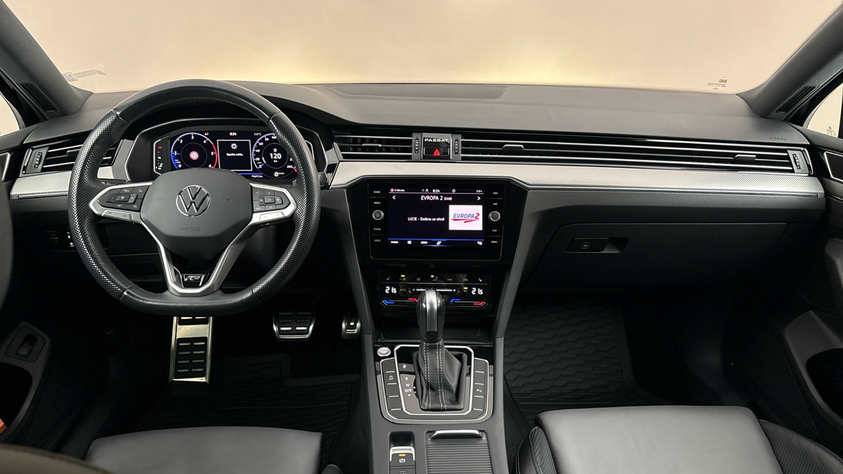 Volkswagen Passat - 8