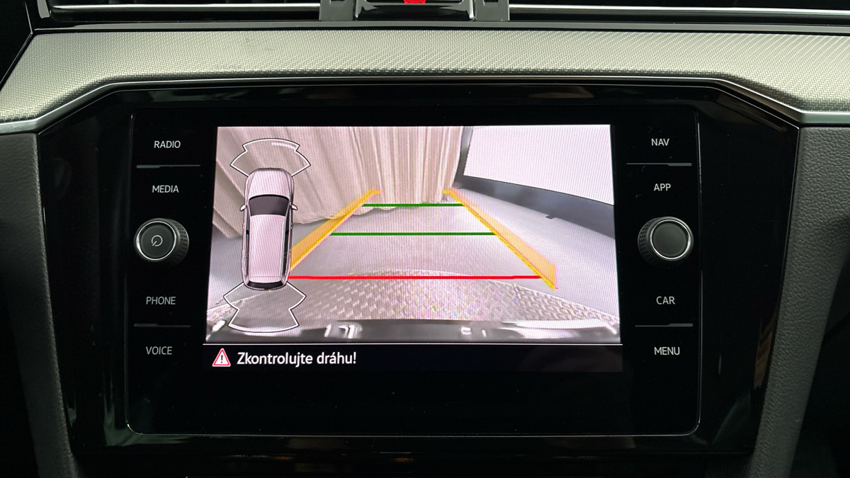 Volkswagen Passat - 12