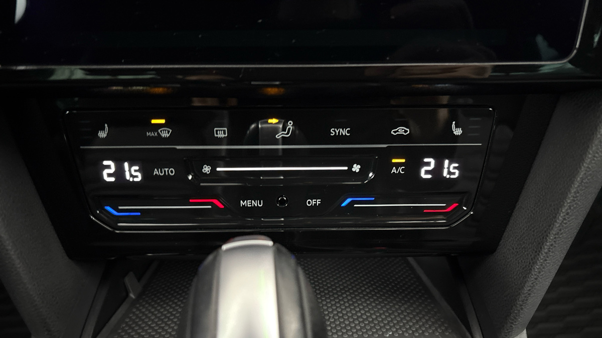 Volkswagen Passat - 13