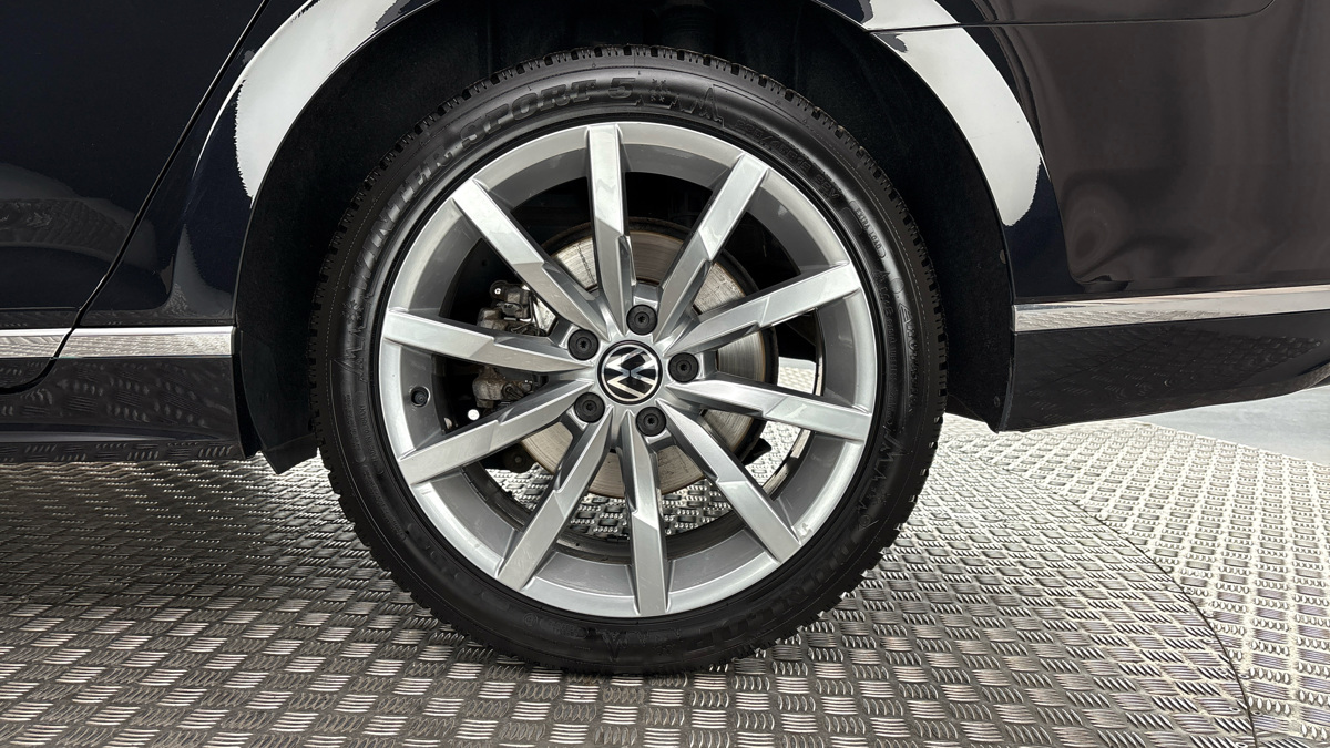 Volkswagen Passat - 19