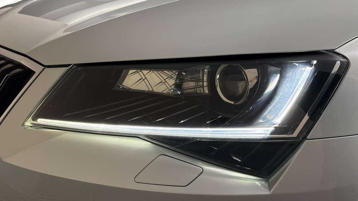 Škoda Superb - 18