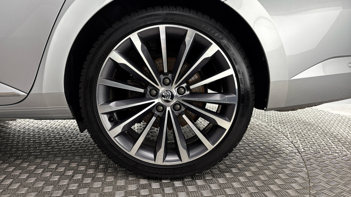 Škoda Superb - 19