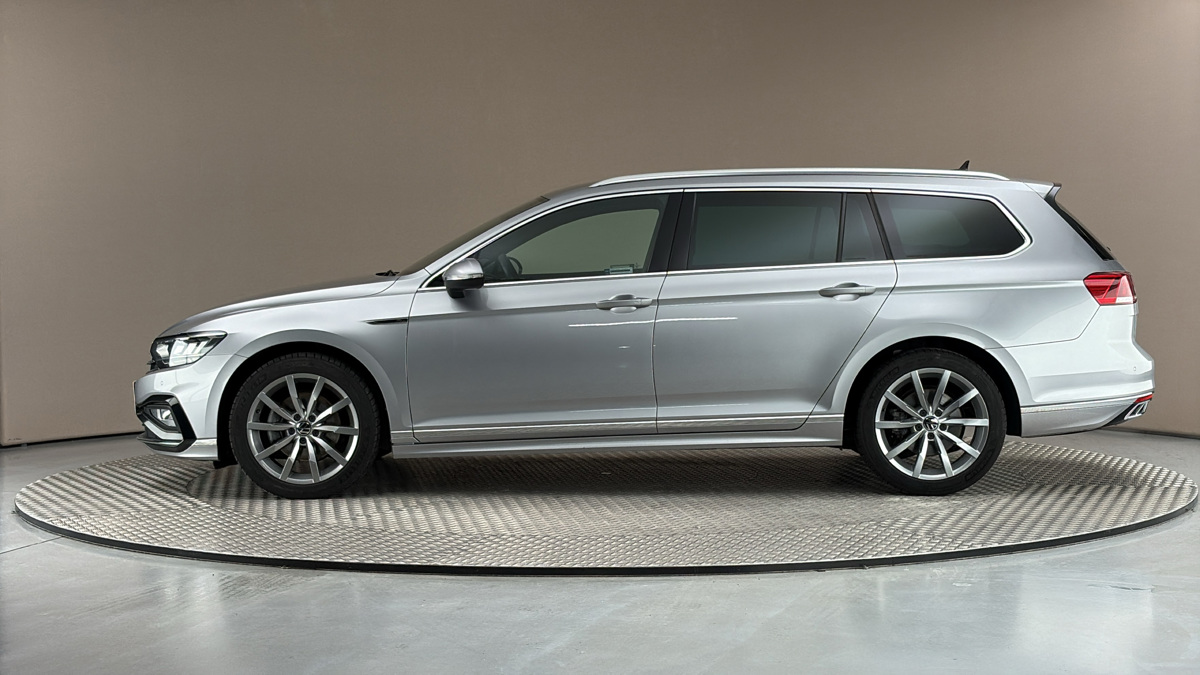 Volkswagen Passat - 4