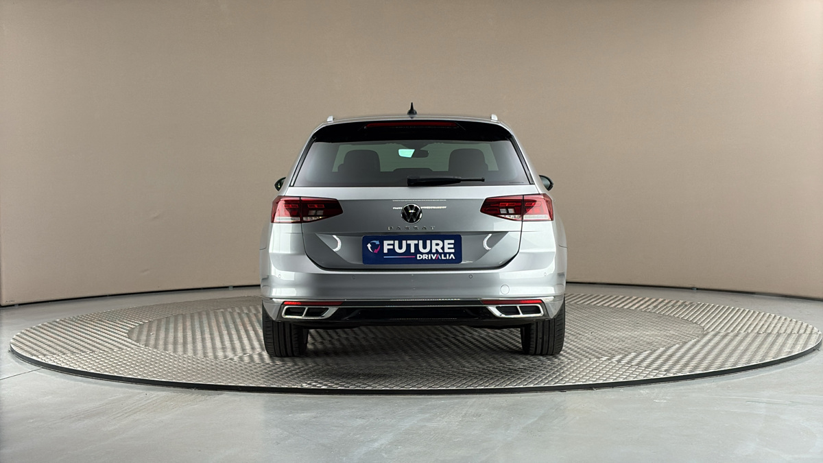 Volkswagen Passat - 5