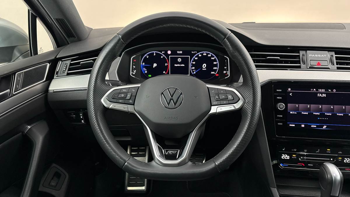 Volkswagen Passat - 9