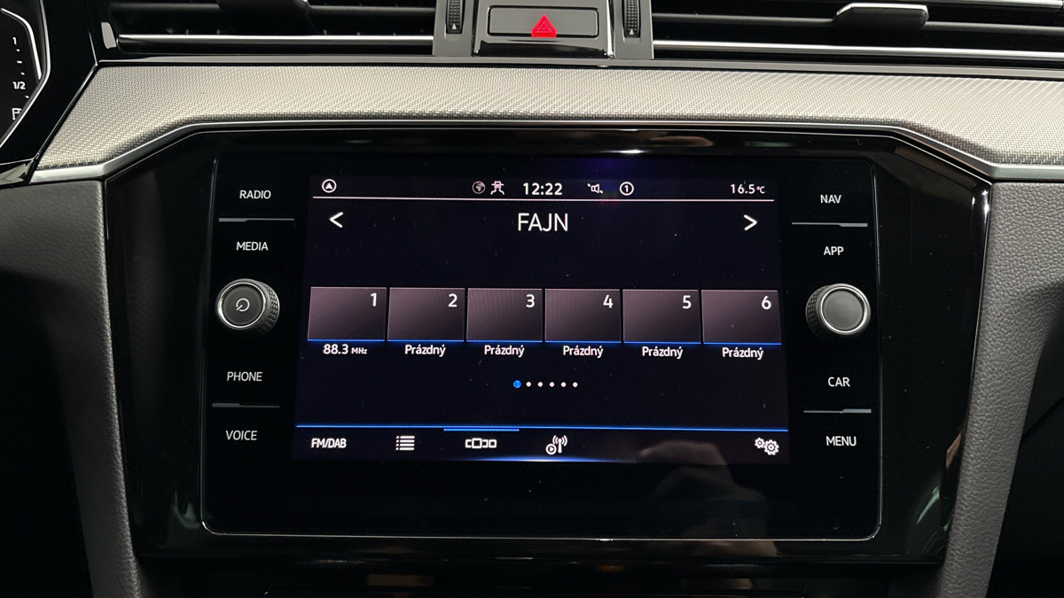 Volkswagen Passat - 11