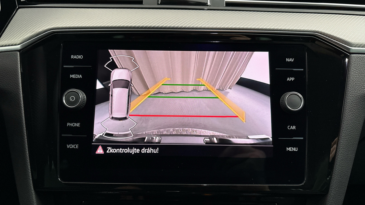 Volkswagen Passat - 12