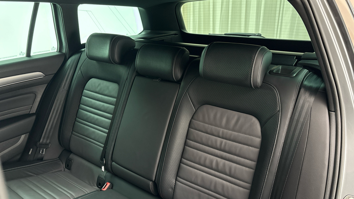 Volkswagen Passat - 16