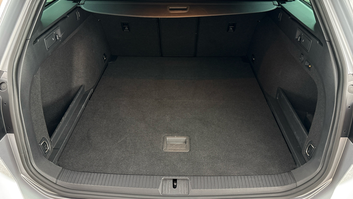 Volkswagen Passat - 17