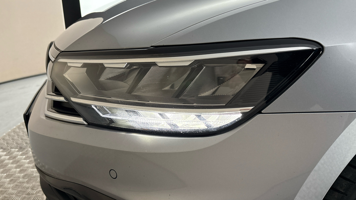 Volkswagen Passat - 18