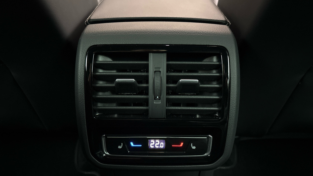 Volkswagen Passat - 22