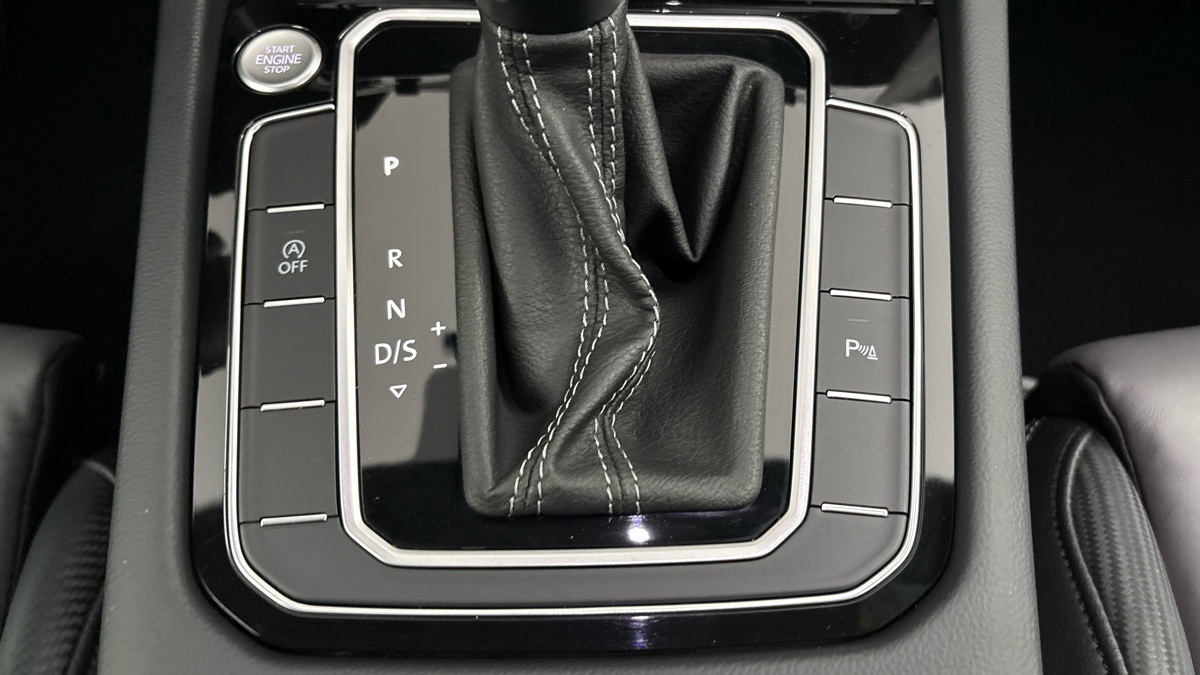 Volkswagen Passat - 25