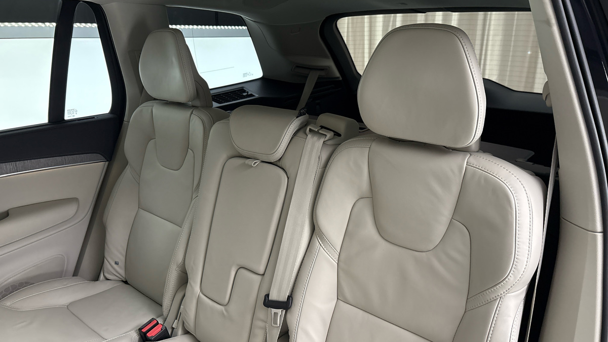 Volvo XC90 - 16