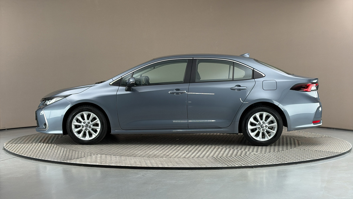 Toyota Corolla - 4