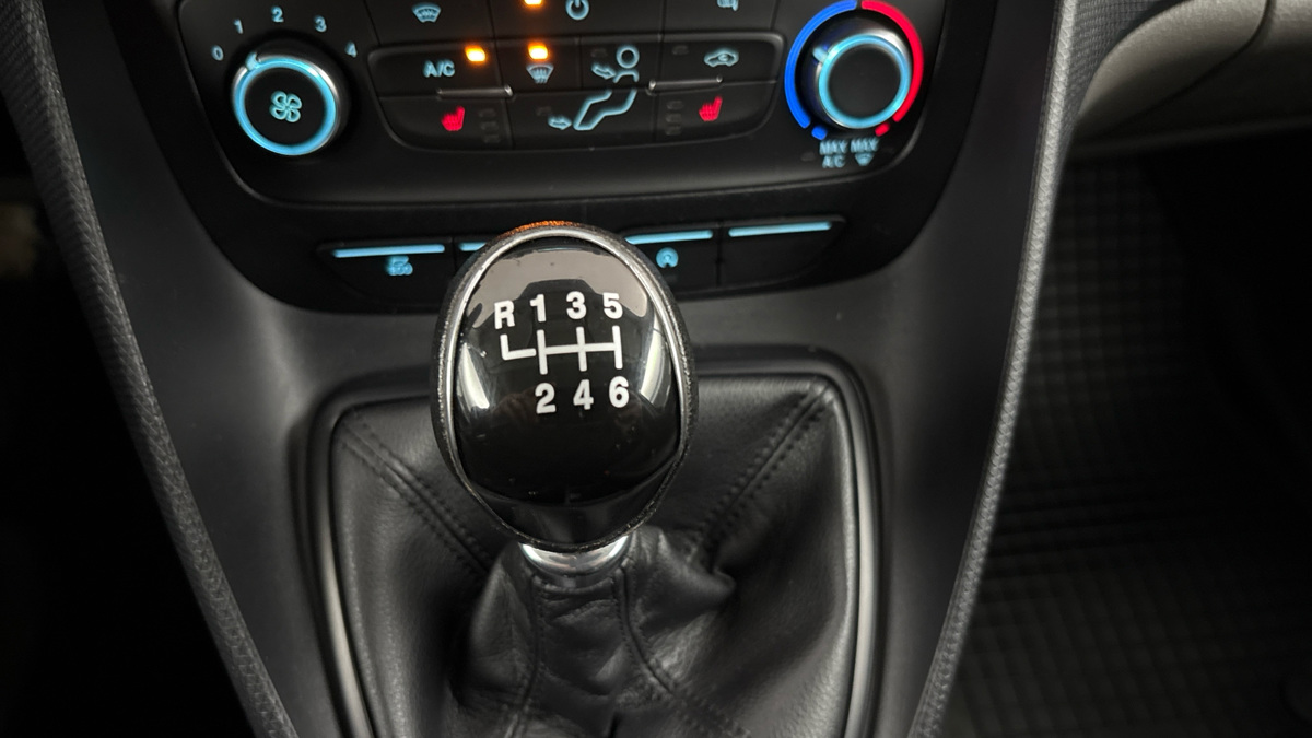 Ford Transit Connect - 13