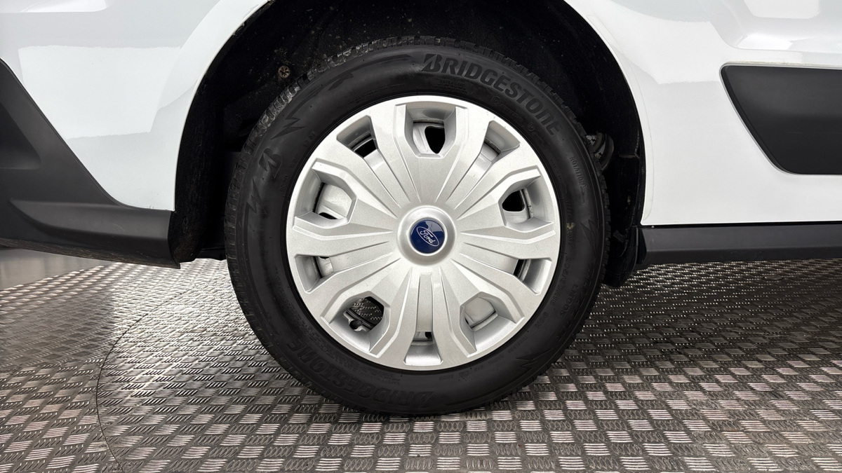 Ford Transit Connect - 18